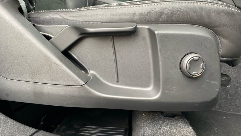 Volvo Xc40 1.5 T3 [163] R DESIGN 5dr Geartronic Petrol Estate